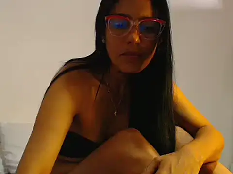 Elizabeth manzon online show from May 2026 02:17:01 PM