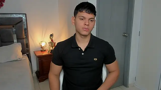 stefan leenox online show from February 2026 07:23:02 PM