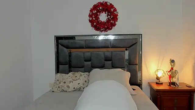 stefan leenox online show from February 2026 09:28:02 PM