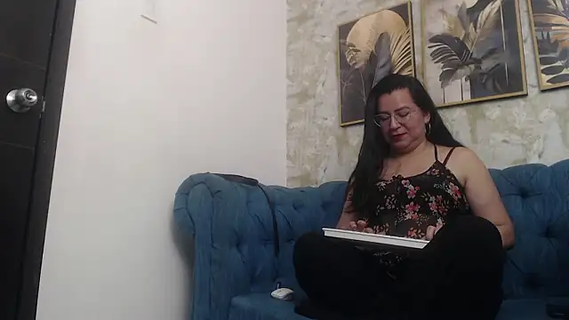 Helen Novoa online show from March 2026 06:30:02 PM