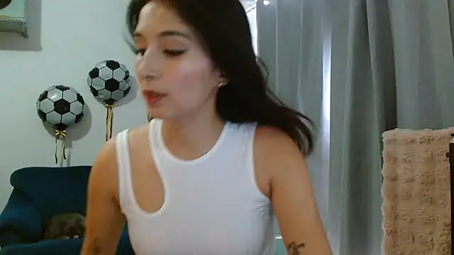 Snapshot of Almaglow_ chatting on July 2026 02:38:01 PM Almaglow online show from July 2026 02:38:01 PM