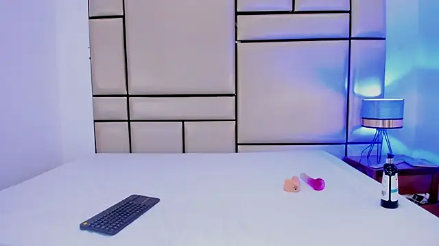 alejandra loppez online show from February 2026 07:49:02 PM