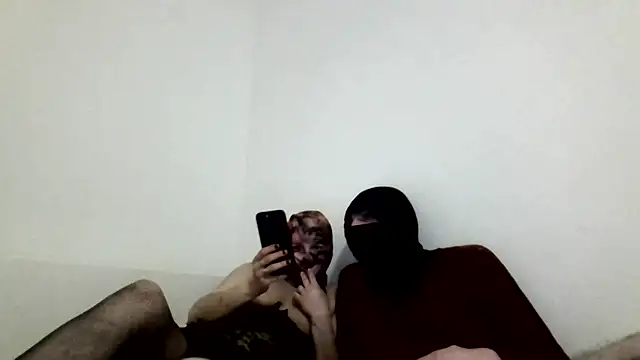 nyrazen online show from April 2026 11:33:01 PM