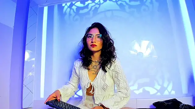 velvet mystic online show from May 2026 09:51:02 PM