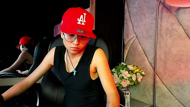 velvet mystic online show from April 2026 06:10:01 PM