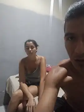 Rodrigohernan19 online show from April 2026 06:54:01 AM