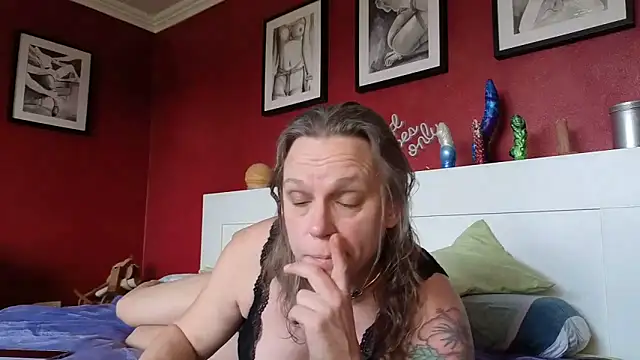 XylaPhoenix online show from February 2026 01:11:01 PM