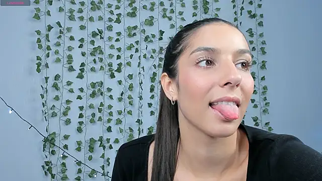 stella torres online show from January 2026 12:01:01 PM