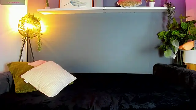 Kira Exe  online show from April 2026 11:35:01 AM