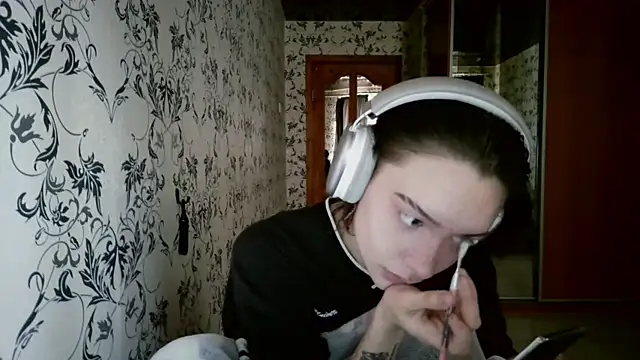 LxayBloom online show from April 2026 07:45:01 AM