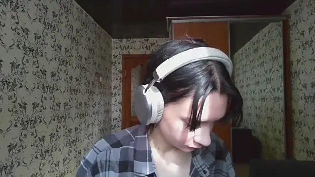 LxayBloom online show from March 2026 07:30:02 AM