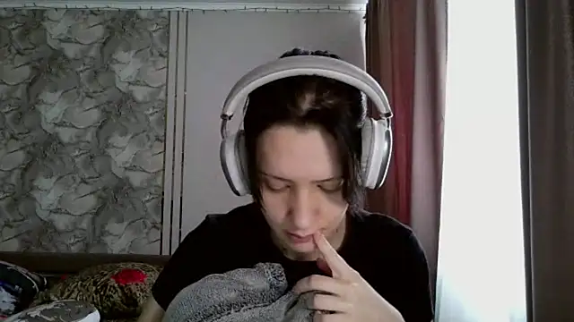 LxayBloom online show from February 2026 09:11:01 AM