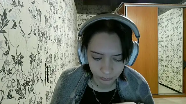 LxayBloom online show from April 2026 02:39:01 AM