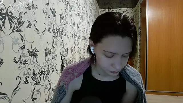 LxayBloom online show from April 2026 01:01:02 AM