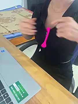 moon baby99 online show from April 2026 11:50:02 PM