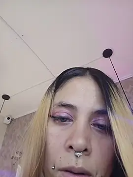 HadeDanny online show from January 2026 03:32:01 AM