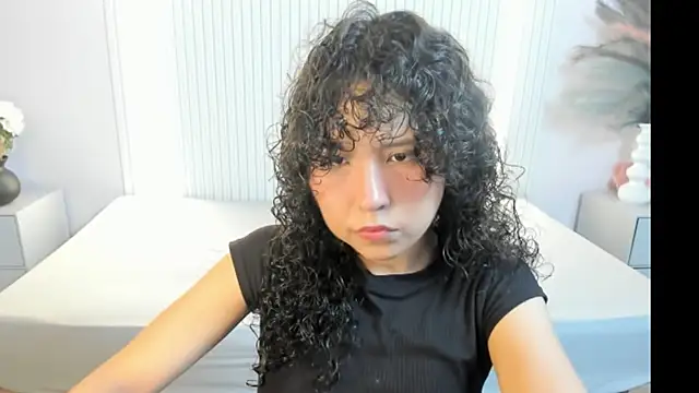 ZoeFox5 online show from January 2026 12:12:02 PM