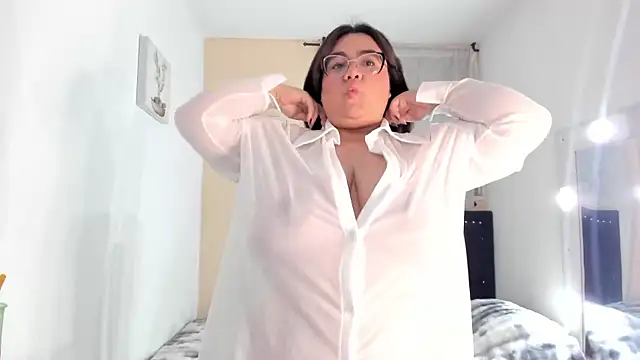 KarlaLannee online show from March 2026 05:00:01 AM