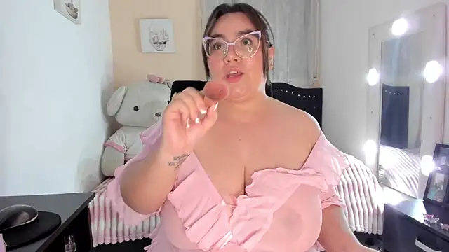 Snapshot of KarlaLannee chatting on April 2026 02:49:02 AM KarlaLannee online show from April 2026 02:49:02 AM