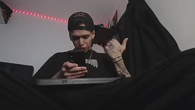 Anhony Muscle online show from January 2026 12:05:02 AM