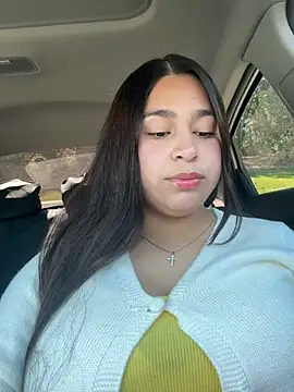 leslieof online show from April 2026 05:52:01 PM