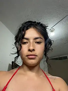 Snapshot of auroramooon chatting on February 2026 01:58:01 AM auroramooon online show from February 2026 01:58:01 AM