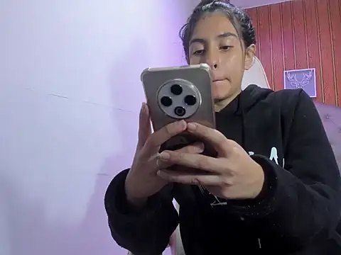 chiquita lover  online show from February 2026 06:57:02 PM