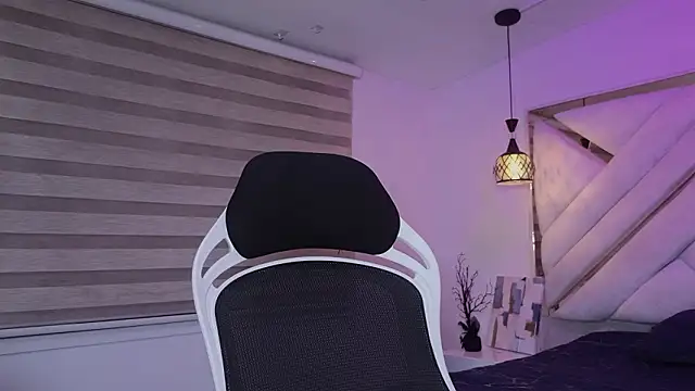 mia gatesvg online show from February 2026 03:06:01 AM