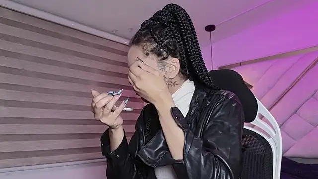 mia gatesvg online show from March 2026 03:19:01 AM