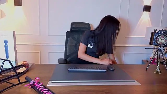 mia gatesvg online show from February 2026 03:13:02 AM