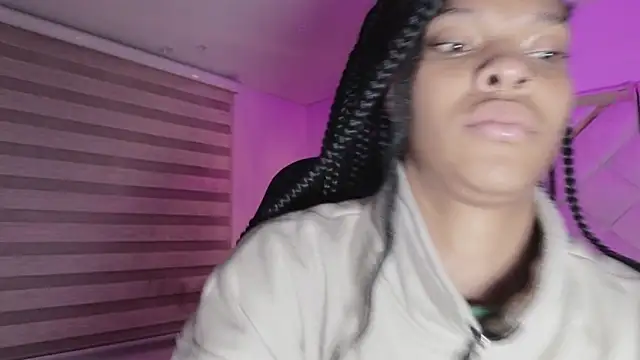 mia gatesvg online show from March 2026 03:46:01 AM