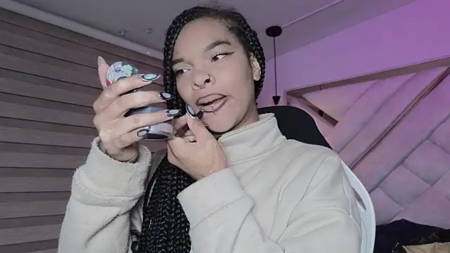 mia gatesvg online show from March 2026 03:06:01 AM