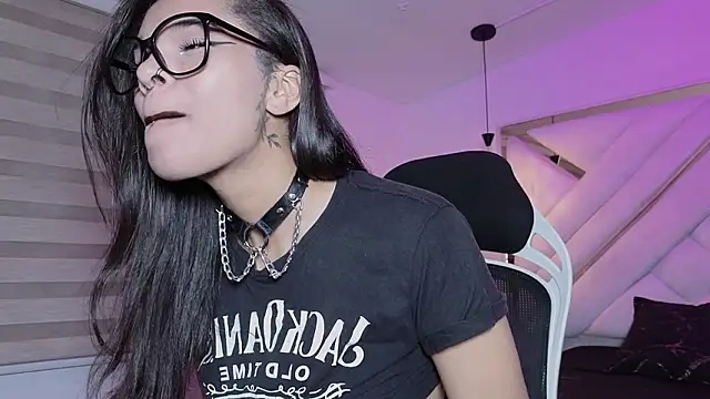 mia gatesvg online show from February 2026 02:52:01 AM