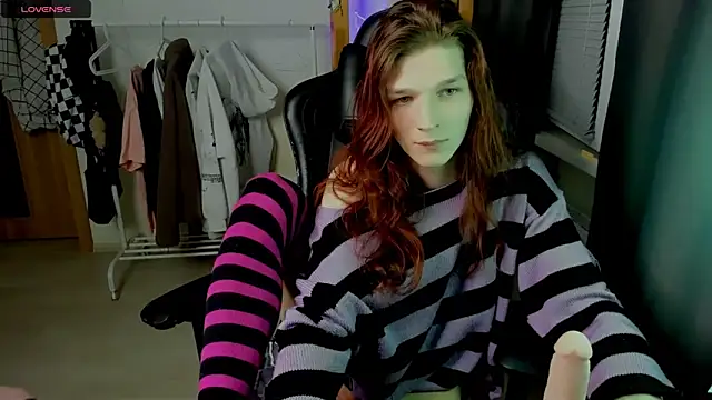 iceseeker2 online show from April 2026 07:18:01 PM