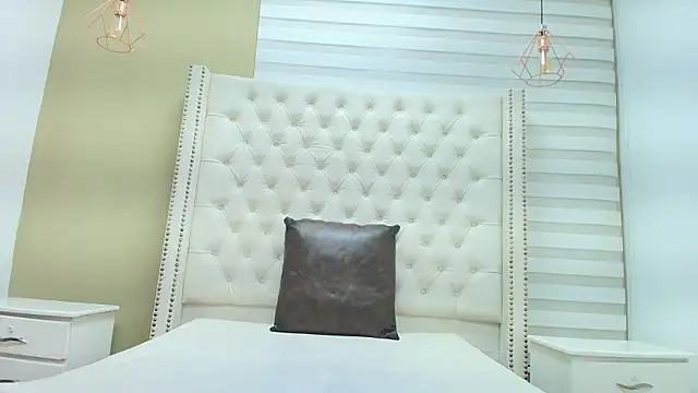 Snapshot of Atenea_sexxx chatting on January 2026 03:43:02 AM Atenea sexxx online show from January 2026 03:43:02 AM