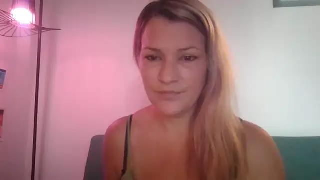 Pxetiteblonde1 online show from January 2026 12:01:01 PM