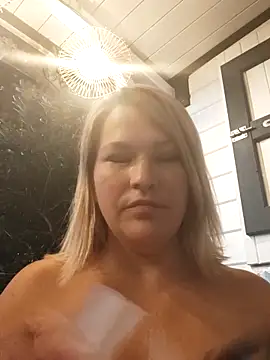 Snapshot of Pxetiteblonde1 chatting on April 2026 02:19:01 PM Pxetiteblonde1 online show from April 2026 02:19:01 PM