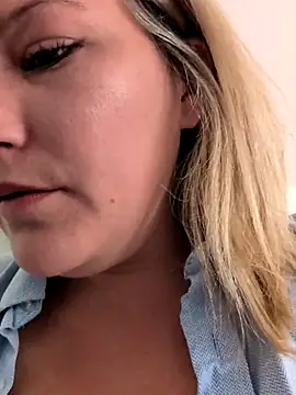 Snapshot of Pxetiteblonde1 chatting on July 2026 10:33:01 AM Pxetiteblonde1 online show from July 2026 10:33:01 AM
