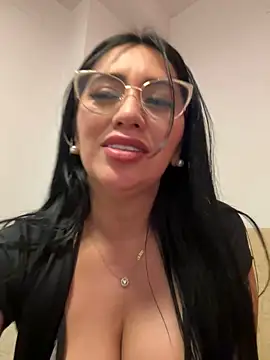 nataliia queen  online show from March 2026 03:25:01 AM