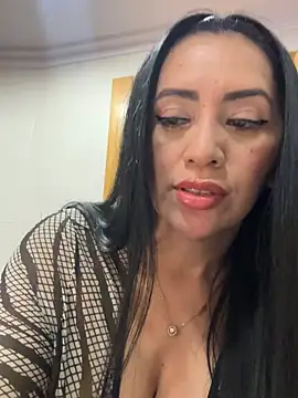 nataliia queen  online show from April 2026 08:49:01 PM