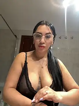 nataliia queen  online show from May 2026 11:35:01 PM