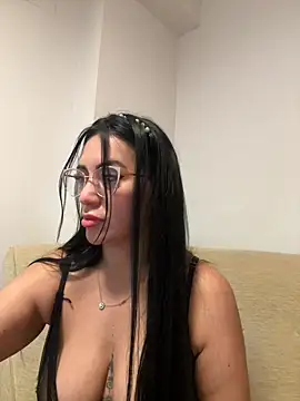 nataliia queen  online show from May 2026 11:16:01 PM
