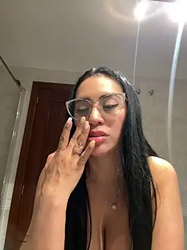nataliia queen  online show from April 2026 02:27:02 AM