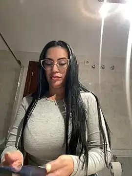 nataliia queen  online show from April 2026 06:46:01 PM