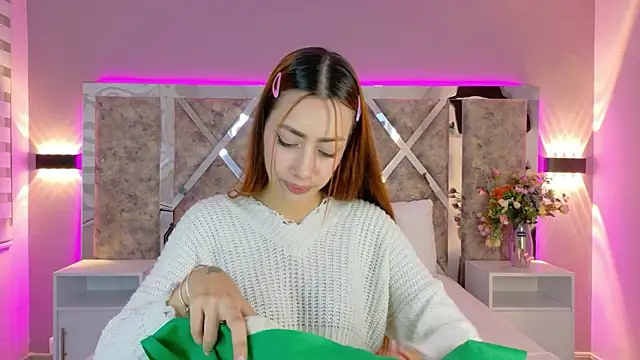 LolaGray   online show from May 2026 06:59:01 PM