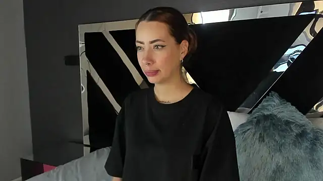 LolaGray   online show from January 2026 05:38:02 PM