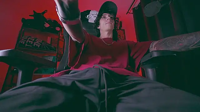 Olliver   y online show from April 2026 01:50:01 AM