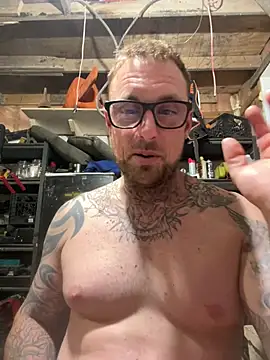Snapshot of WIDBIGWHITECOCK chatting on May 2026 02:46:01 AM WIDBIGWHITECOCK online show from May 2026 02:46:01 AM