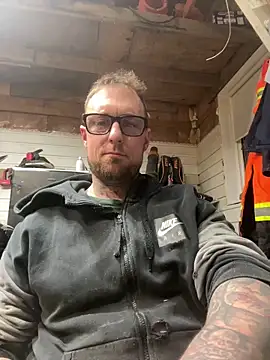 Snapshot of WIDBIGWHITECOCK chatting on February 2026 05:14:02 AM WIDBIGWHITECOCK online show from February 2026 05:14:02 AM