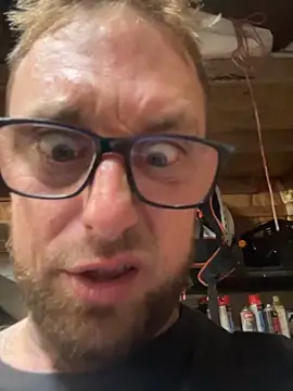 Snapshot of WIDBIGWHITECOCK chatting on May 2026 04:52:01 AM WIDBIGWHITECOCK online show from May 2026 04:52:01 AM